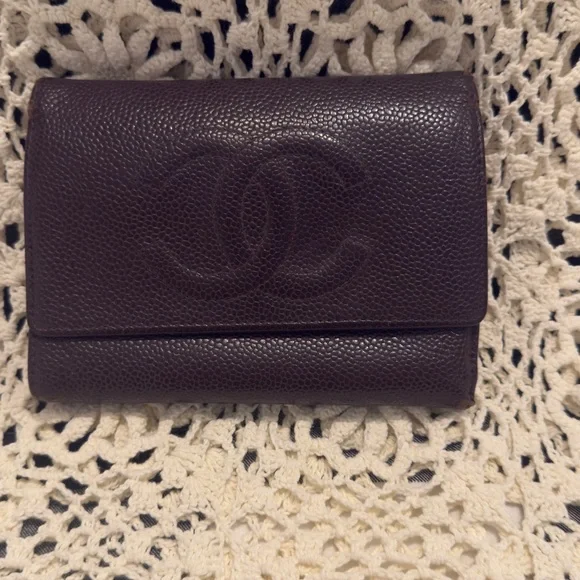 CHANEL Quilted Caviar Leather Wallet in Plum - Picture 1 of 14